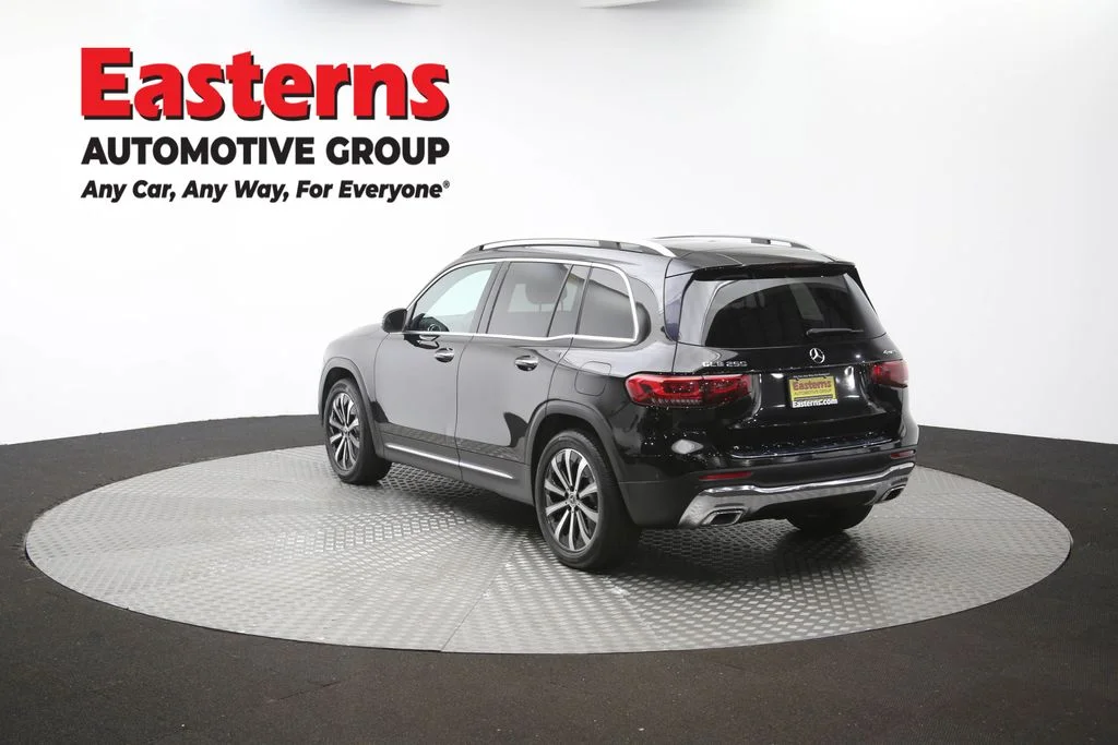 Used 2022 Black Mercedes-Benz GLB 250 image 65