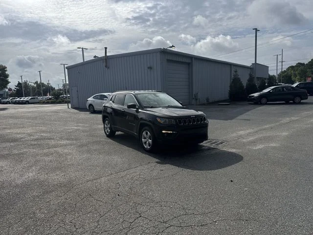 Used 2018 Black Jeep Latitude image 3