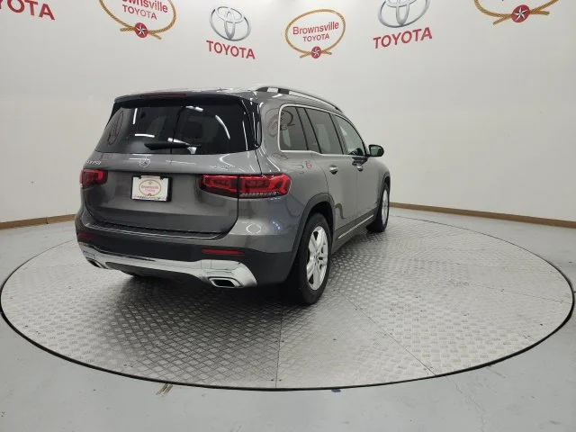 Used 2023  Mercedes-Benz GLB 250 image 8