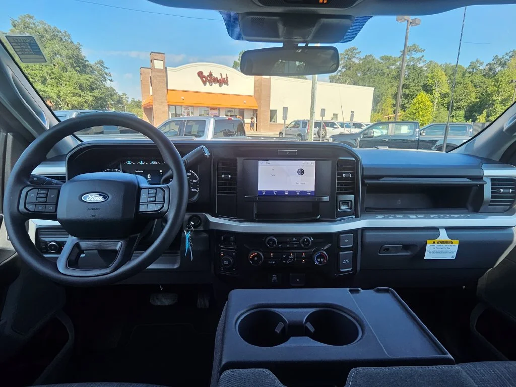 New 2027 Oxford White Ford F-250® XLT image 6
