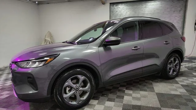 Used 2025 Gray Ford ST-Line image 4