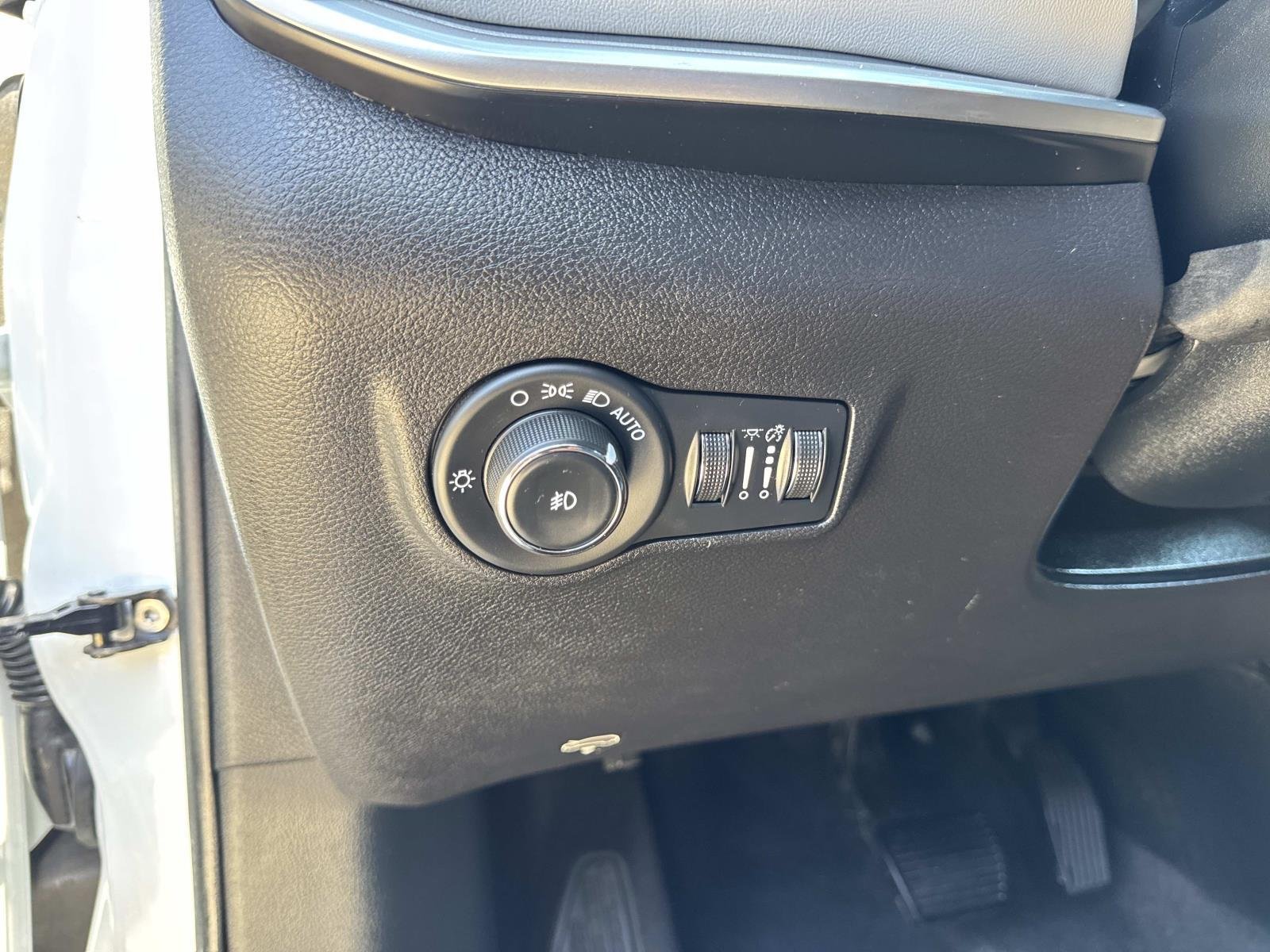 Used 2025 Bright White Clearcoat Jeep Limited image 20
