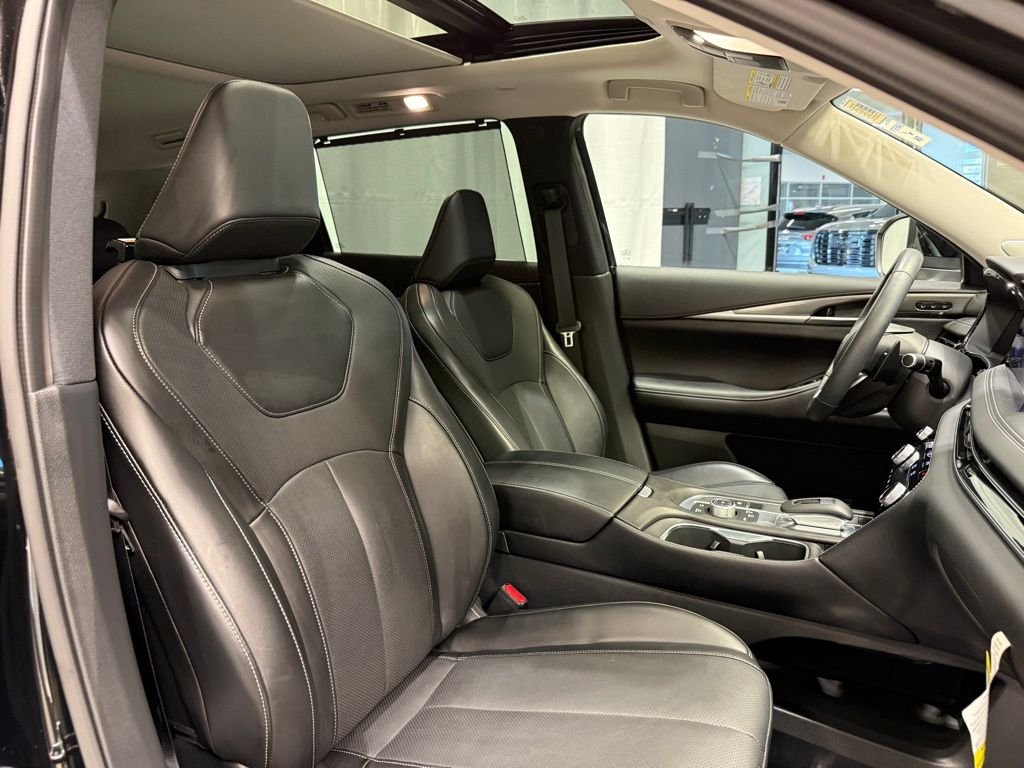 Certified Used 2026 Mineral Black INFINITI LUXE image 19
