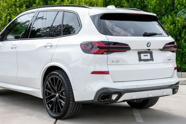 Used 2026 Alpine White BMW xDrive40i image 14