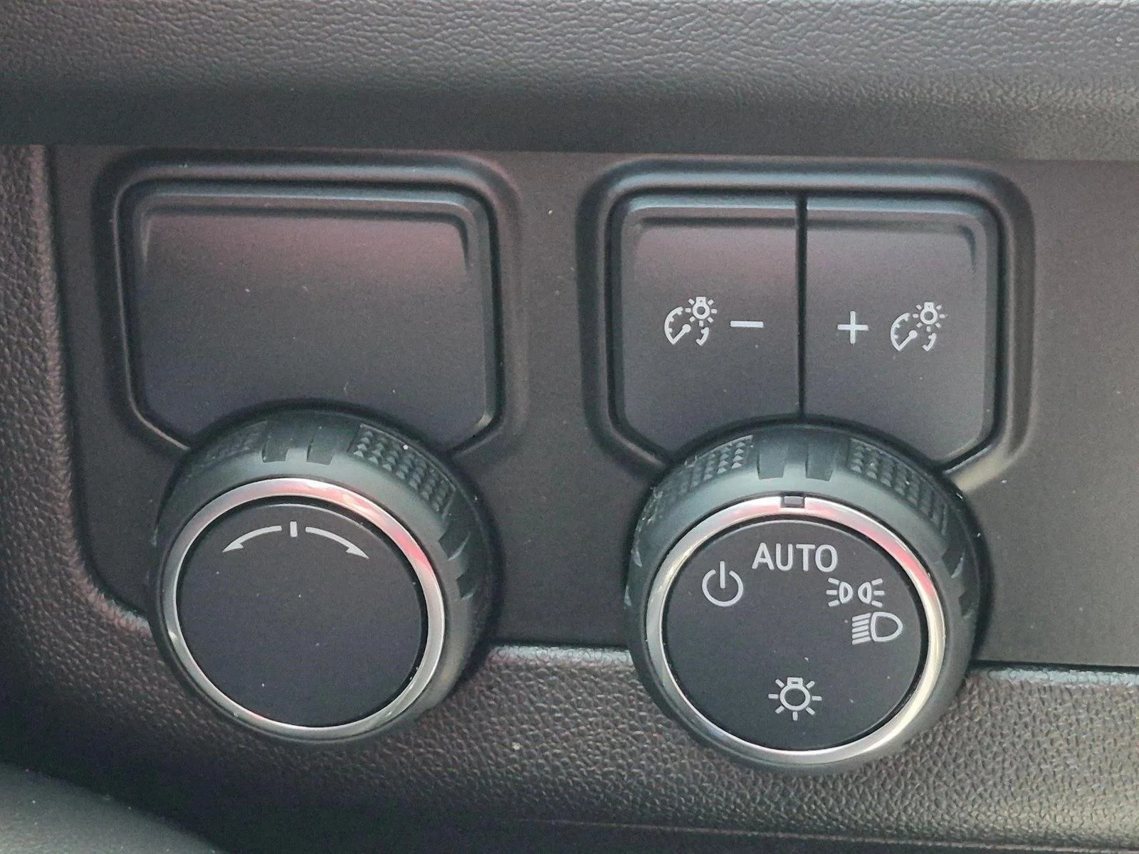 Used 2021 Satin Steel Metallic Chevrolet Premier image 10