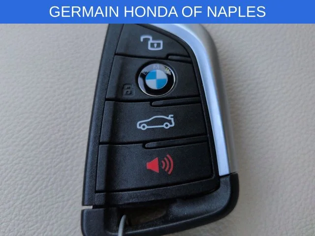 Used 2023 Gray Metallic BMW sDrive30i image 32