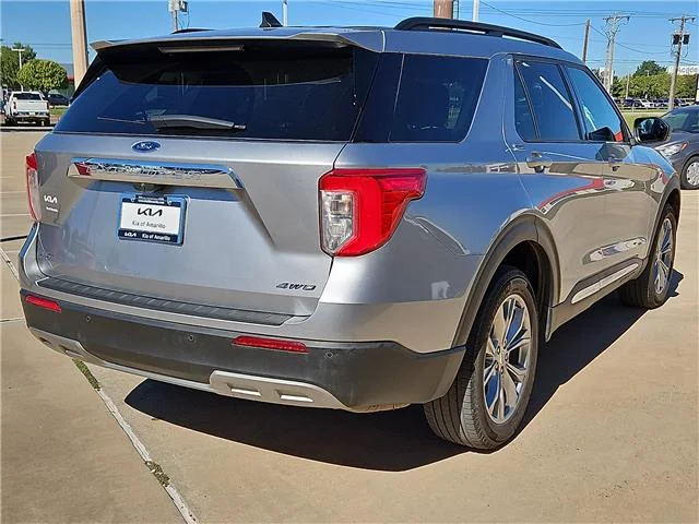 Used 2023 Iconic Silver Metallic Ford XLT 4x4 image 2