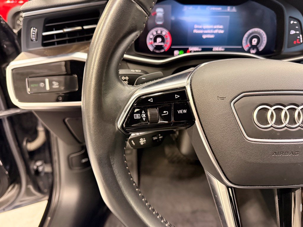 Used 2019 Black Audi quattro image 11