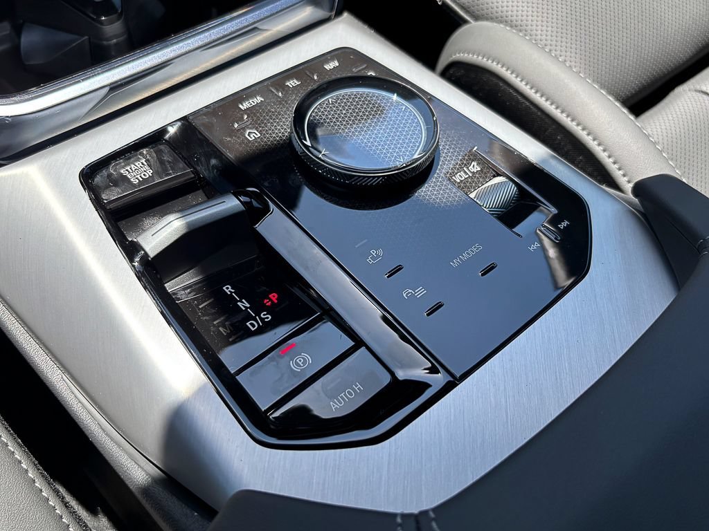 New 2026 Alpine White BMW 30 xDrive image 10