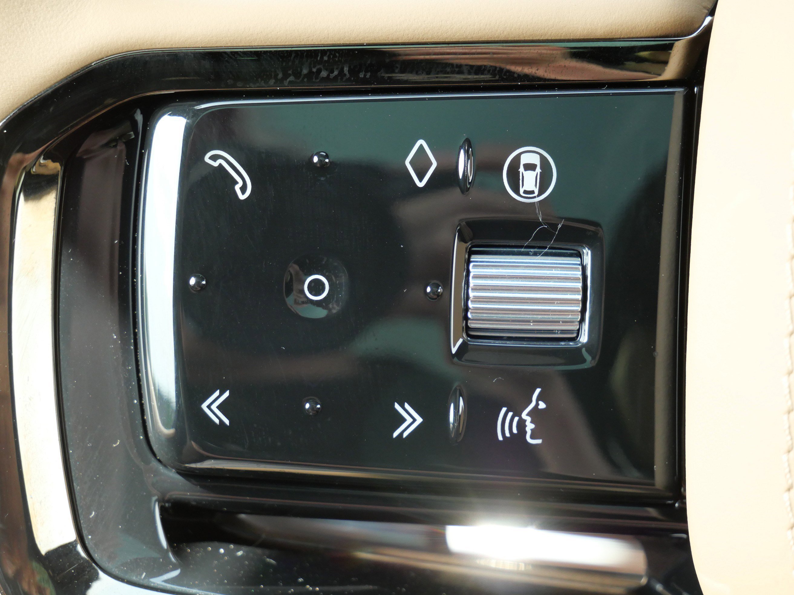 Used 2026 Ostuni Pearl White Premium Metallic Land Rover Autobiography image 28