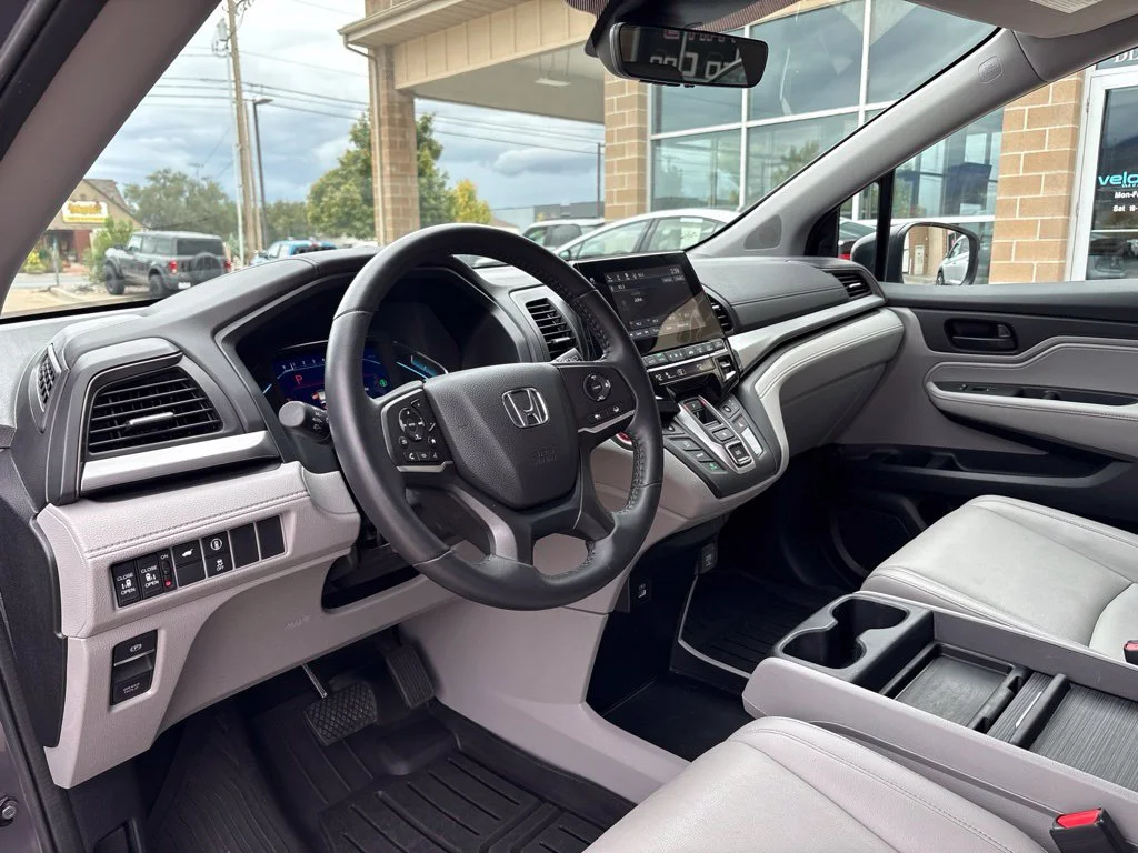 Used 2024 Gray Honda EX-L image 10