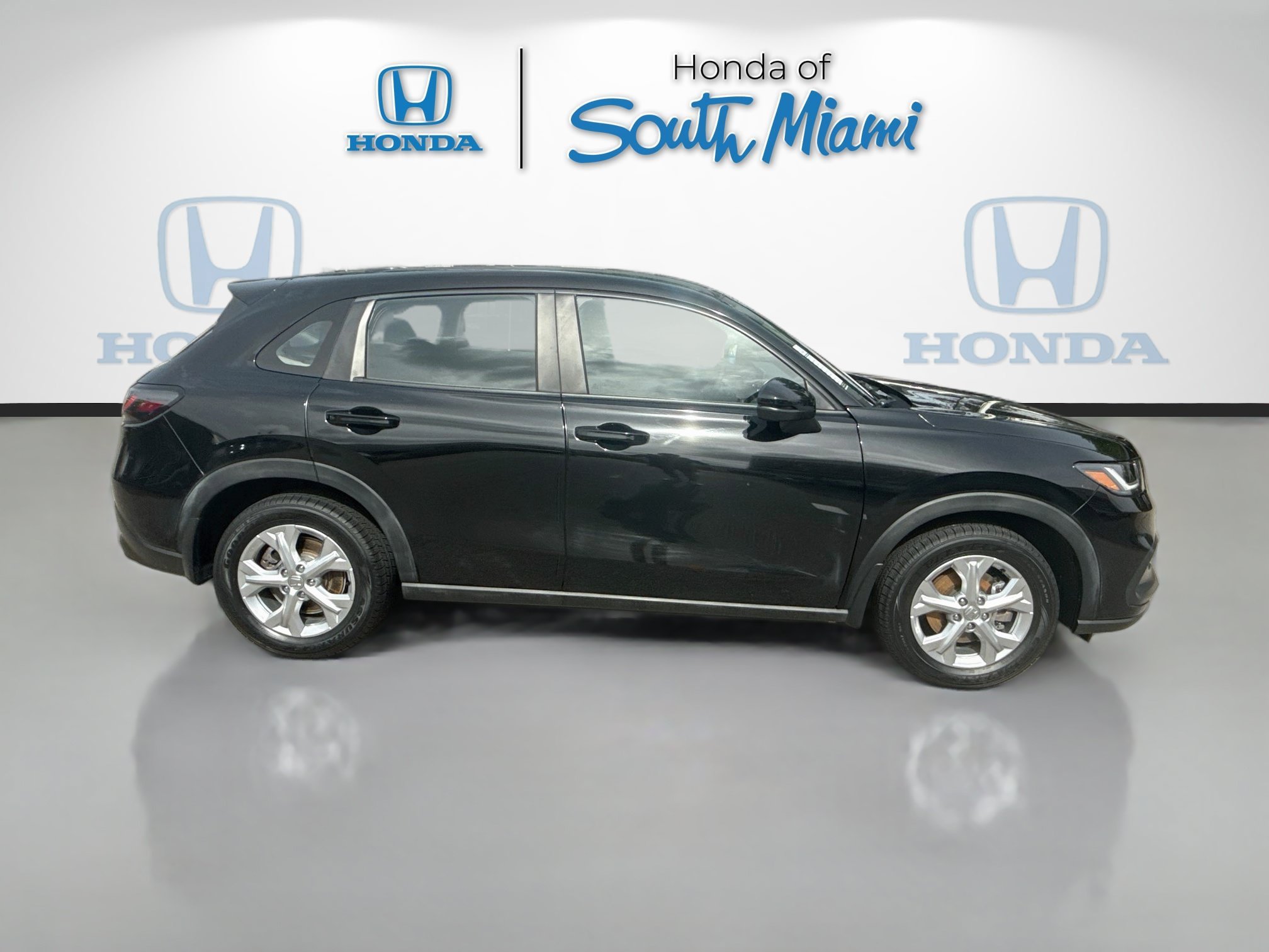 Used 2024 Crystal Black Pearl Honda 5DR 2WD LX image 8