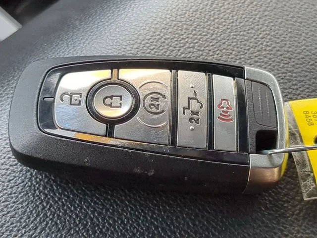 Certified Used 2023 Avalanche Ford XLT image 29