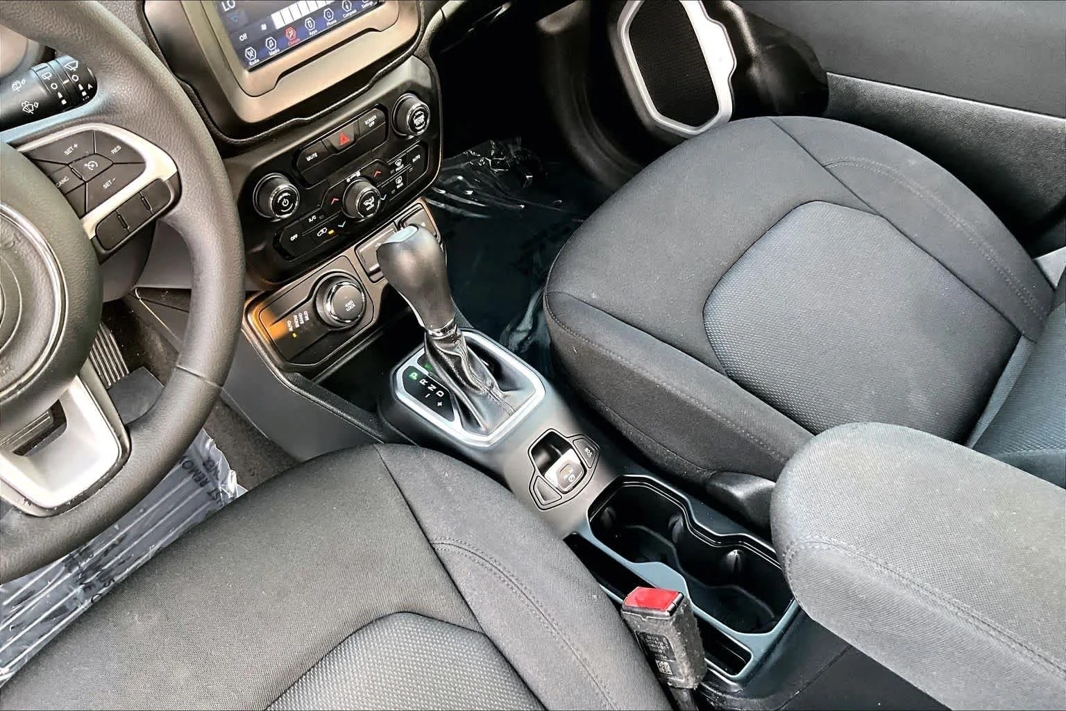 Used 2020 Granite Crystal Metallic Clearcoat Jeep Sport image 17