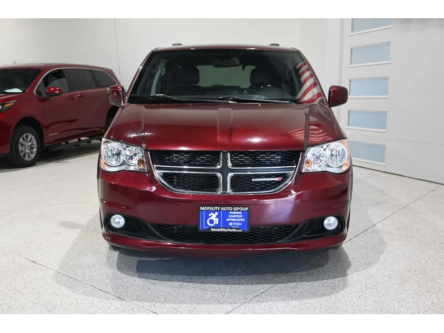 Used 2020 RED Dodge SXT Mobility Handicap Van image 4