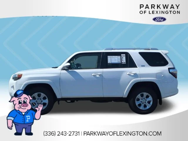Used 2016 White Toyota SR5 image 2