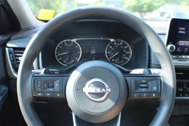 Used 2023 Pearl White Tricoat Nissan SV image 9