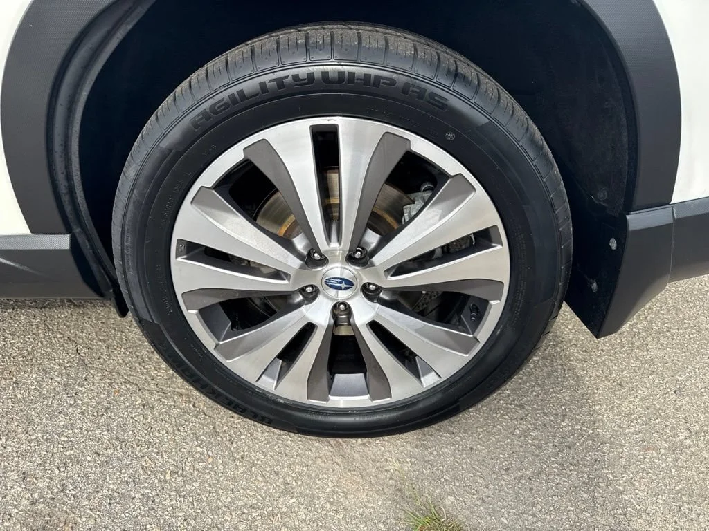 Used 2021  Subaru Limited image 37