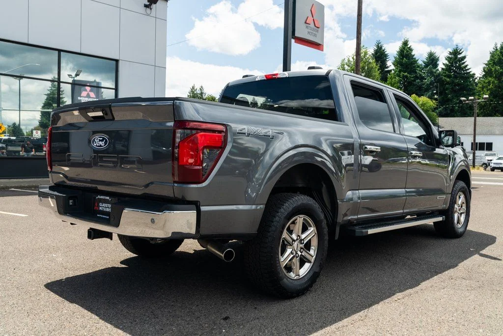 Used 2024 Gray Ford XLT image 6