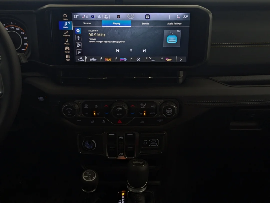 New 2026 Black Jeep Sahara - - 4x4 - McKinley Leather Seats - Body? Colour Hardtop - Side Steps & More! image 20
