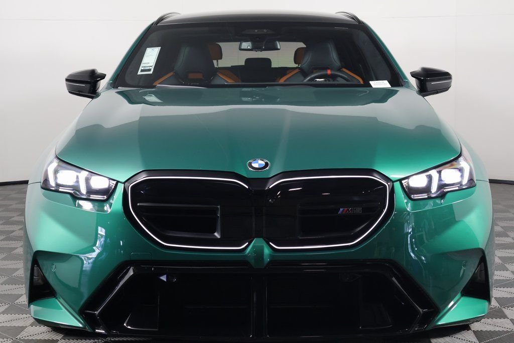 Used 2025 Green Metallic BMW TOURING image 2