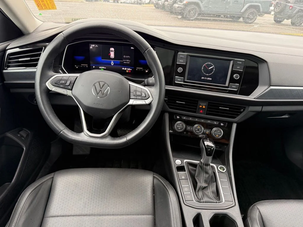 Used 2022 White Volkswagen 1.5T SE image 8