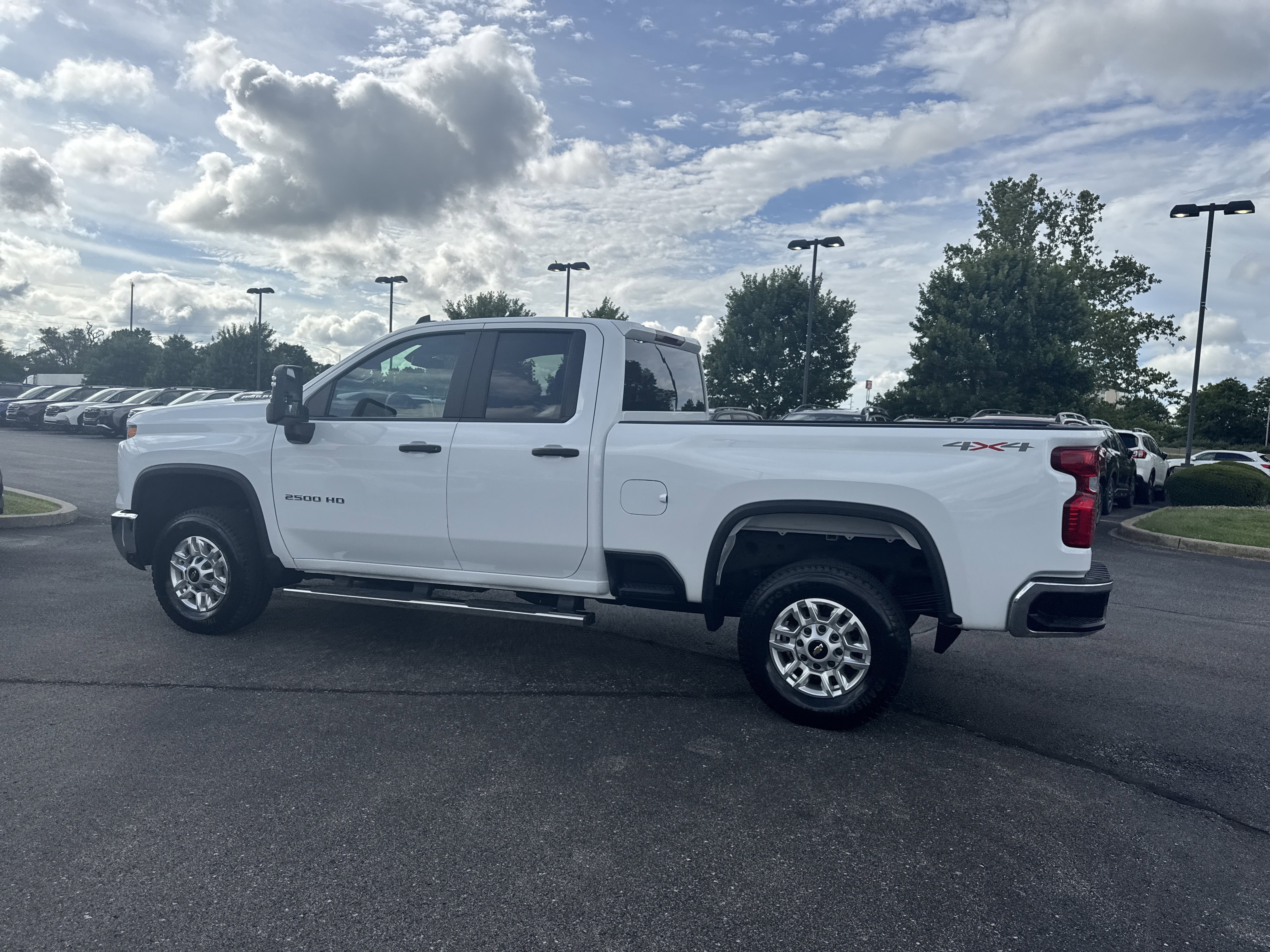 Used 2025 Summit White Chevrolet WT image 10