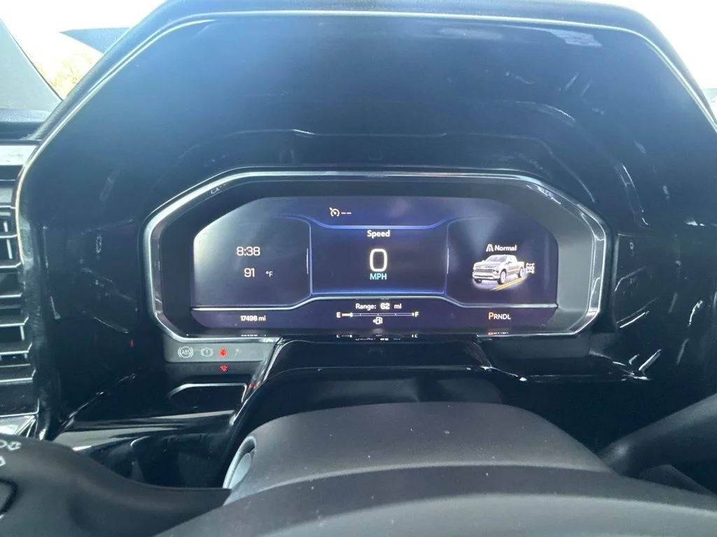 Used 2024 Gray Chevrolet LT image 28
