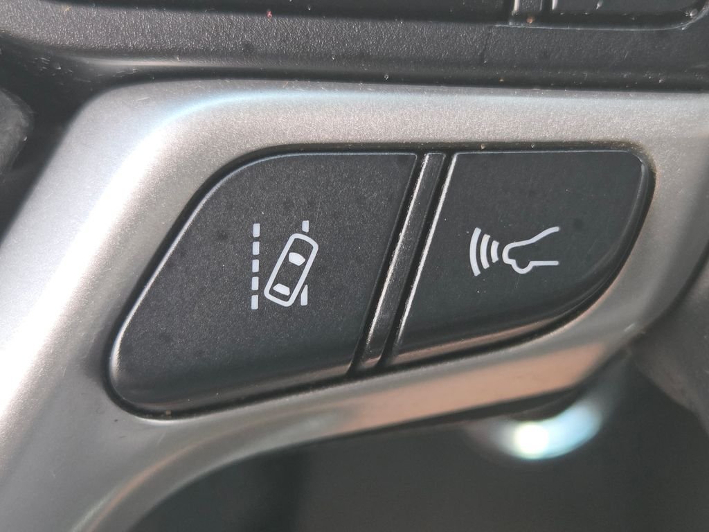 Used 2019 Black Toyota XLE image 35