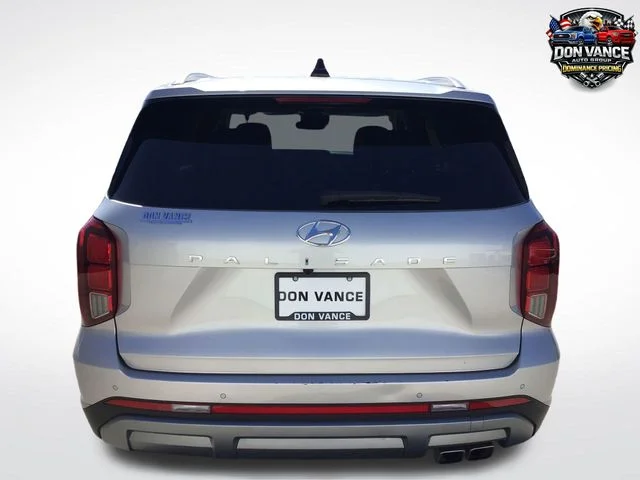 Used 2024 Silver Hyundai SEL image 4
