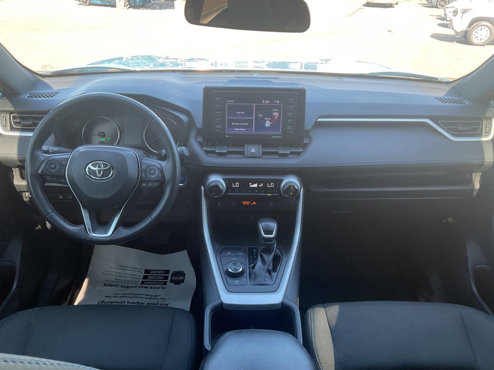 2022 Toyota RAV4 SE - Photo 19