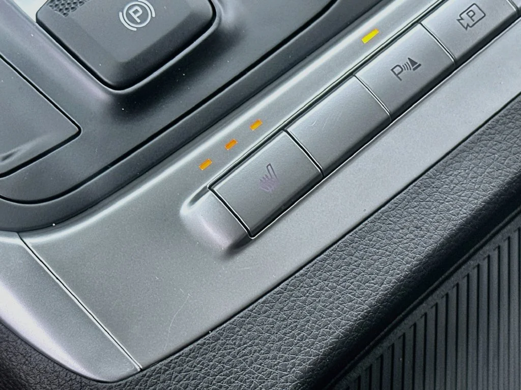 New 2027 Ceramic Silver Kia LXS image 20