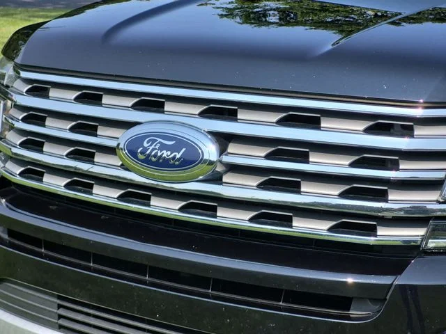 Used 2020 Black Ford Limited image 36