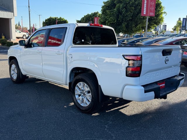 Used 2023 White Nissan SV image 4