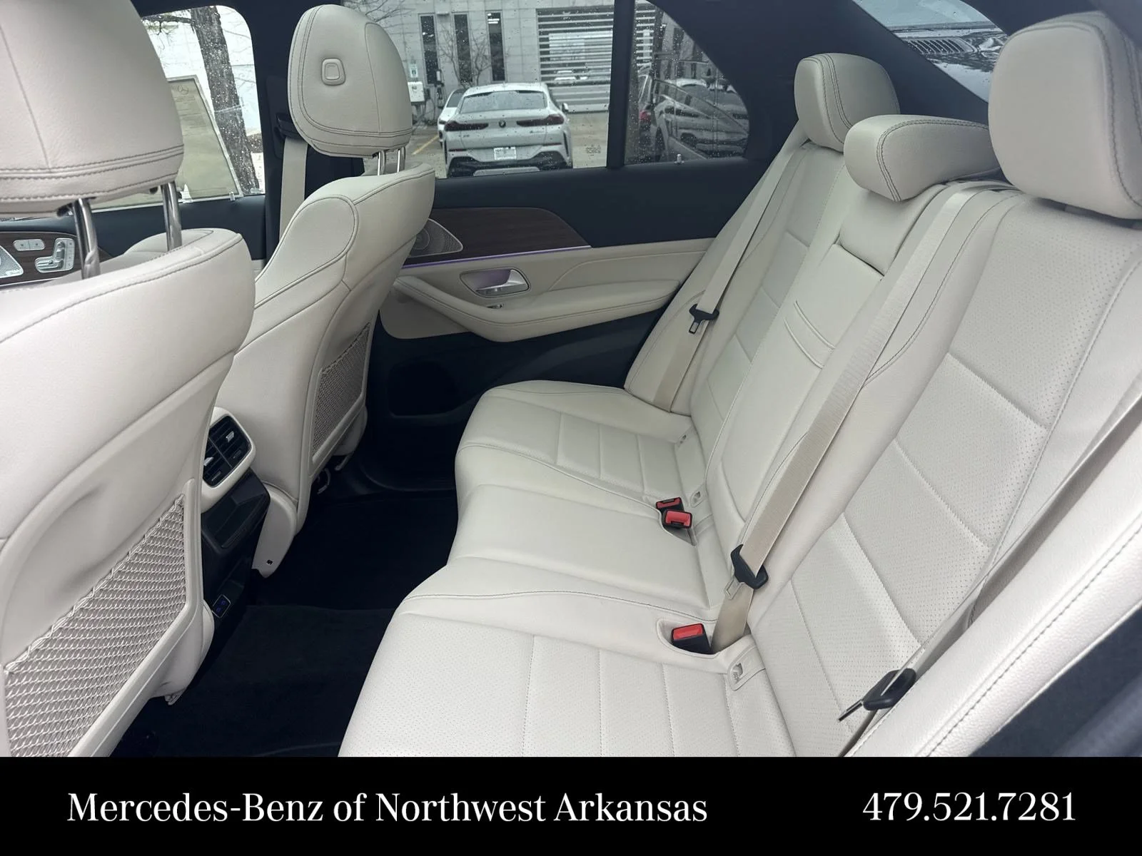Used 2025  Mercedes-Benz  image 14