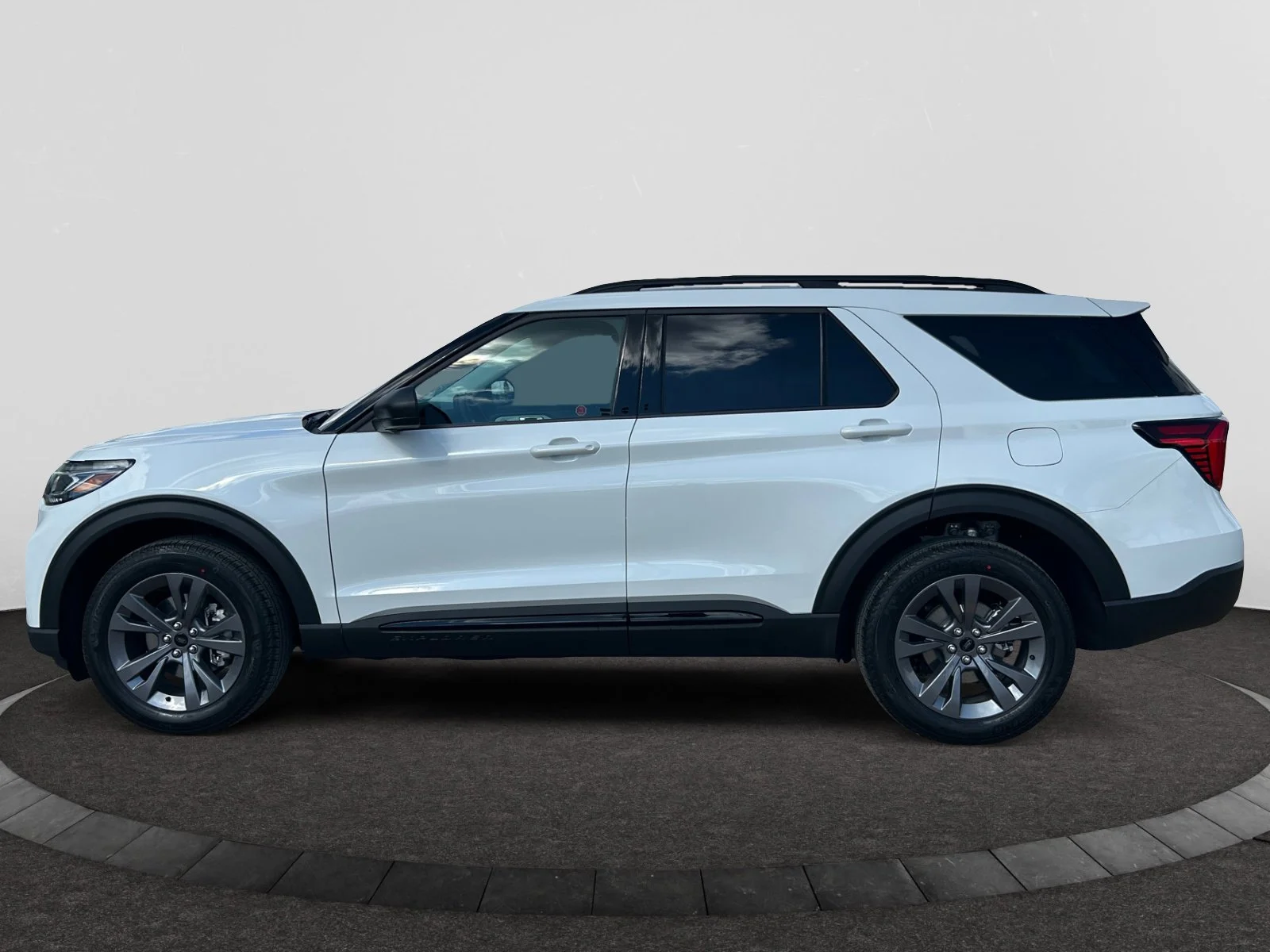 New 2026 Star White Metallic Tri-Coat Ford Active w/200A Pkg image 2