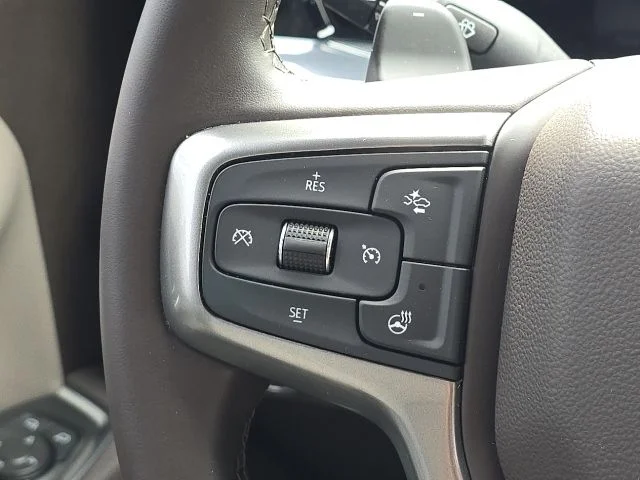 Used 2025 White Chevrolet LTZ image 40