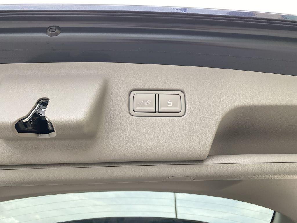 New 2026 Pacific Sapphire Hyundai Blue SEL 8P image 35
