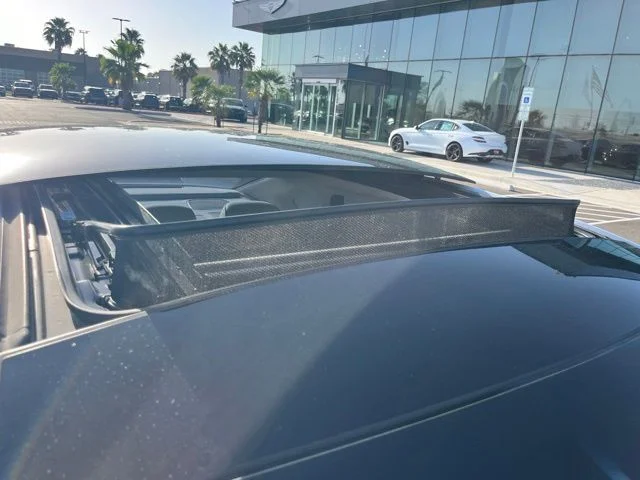 Used 2021 White Genesis 3.5T image 8