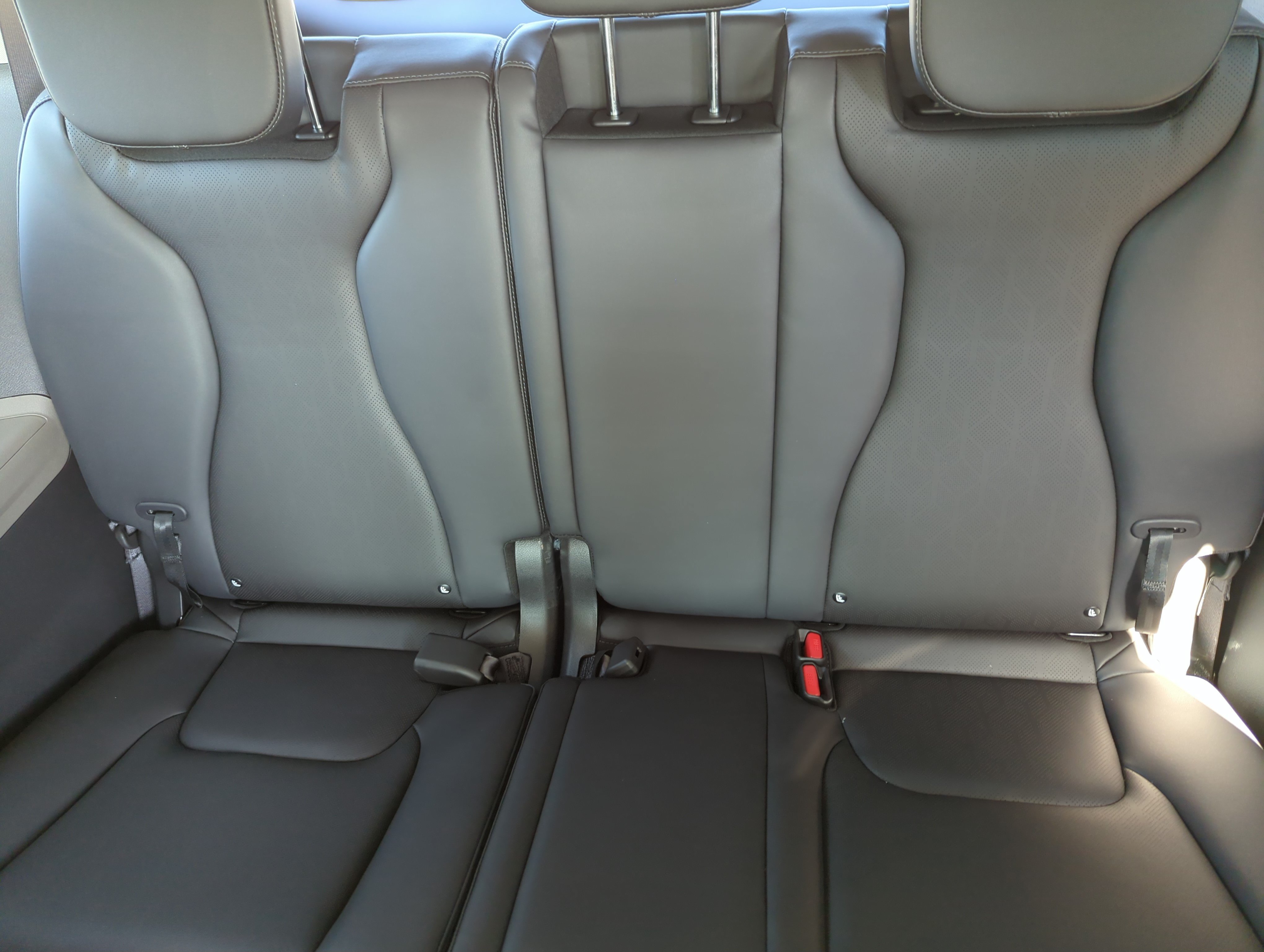 New 2026 Deep Chroma Blue Kia LXS image 17