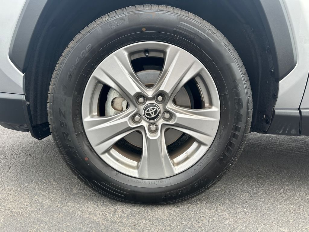 Used 2025 Silver Sky Metallic Toyota XLE image 12