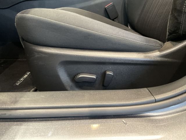 2025 Nissan Altima SV - Photo 16