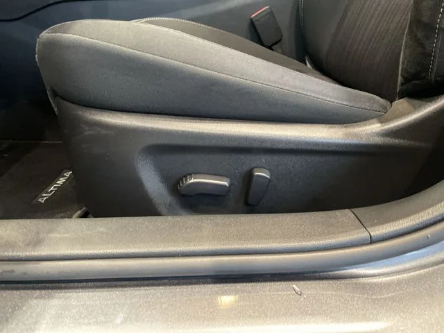 2025 Nissan Altima SV - Photo 16