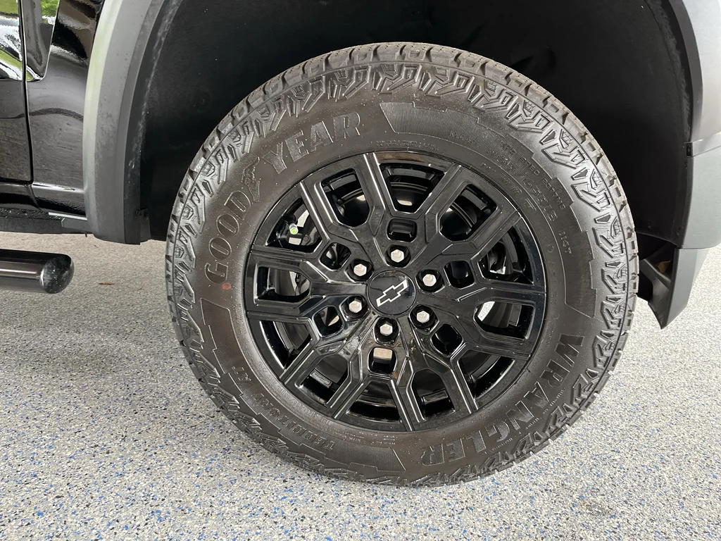 Used 2026 Black Chevrolet Trail Boss image 31