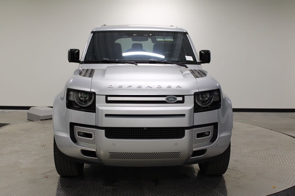 Used 2022  Land Rover XS Edition image 10