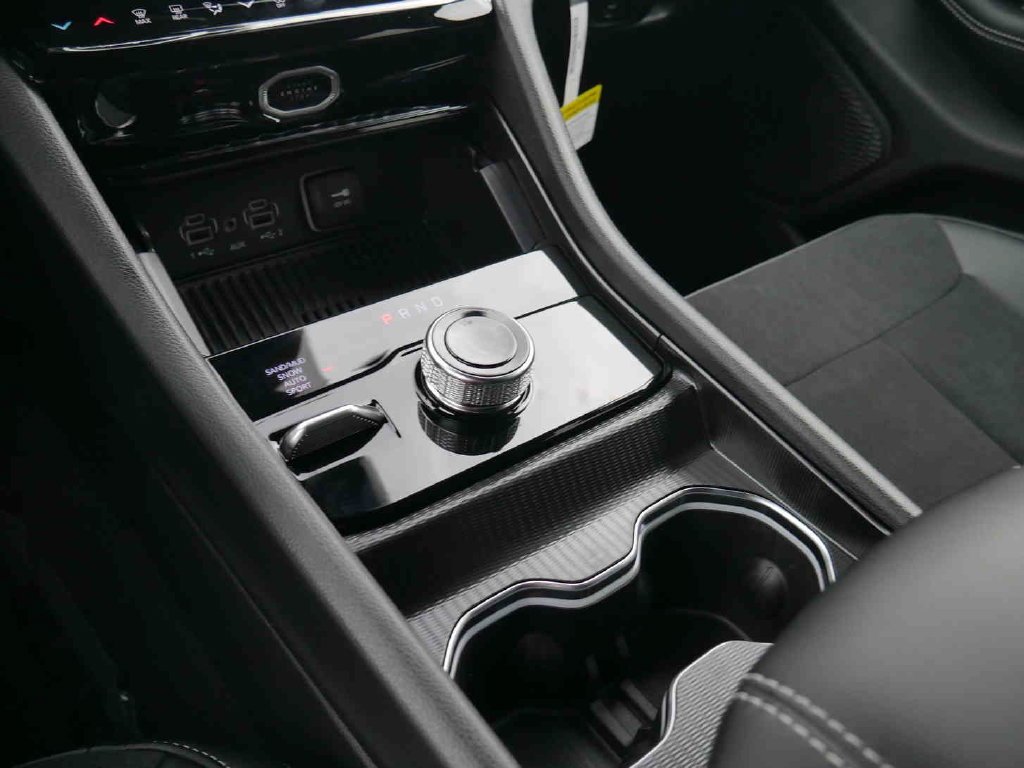 New 2026 Baltic Gray Metallic Clear-Coat Exterior Paint Jeep Laredo image 24