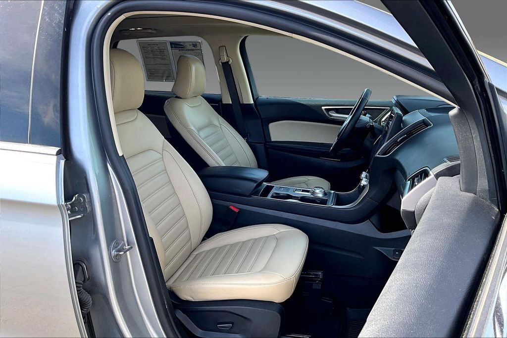 Used 2024 Silver Metallic Ford SEL image 4