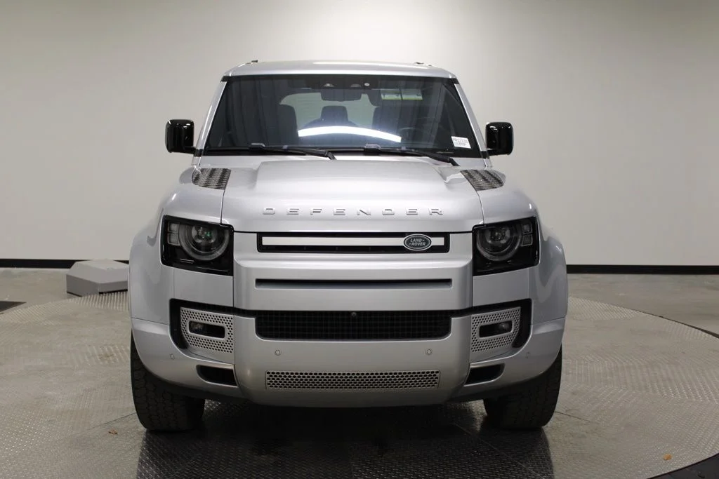 Used 2022 Silver Land Rover XS Edition image 10