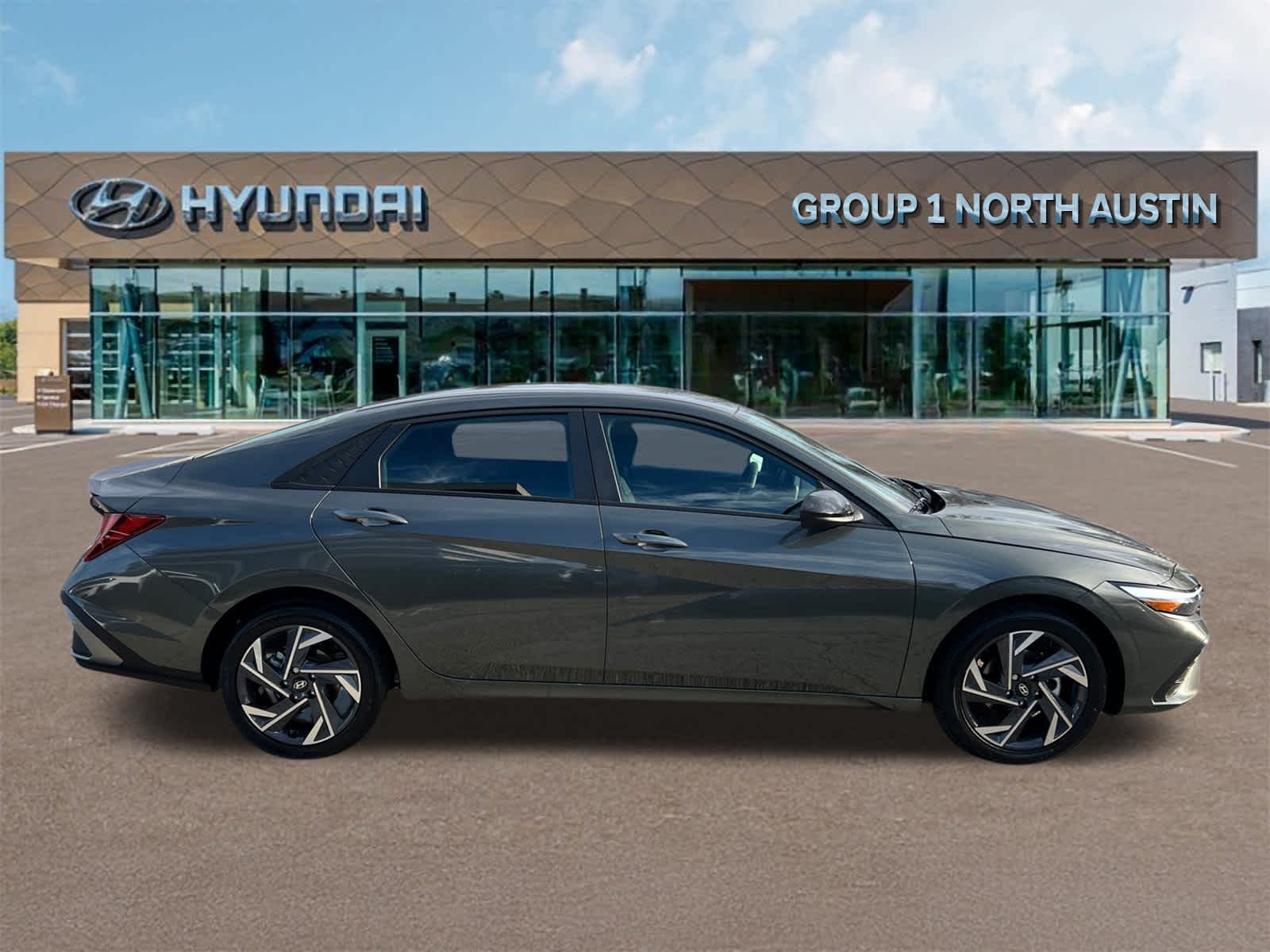 Used 2025 Amazon Gray Hyundai SEL Sport image 8