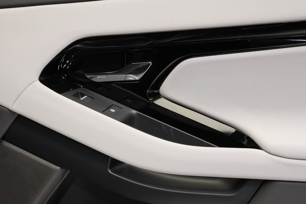 New 2026 Carpathian Grey Land Rover Hoxton Edition image 37